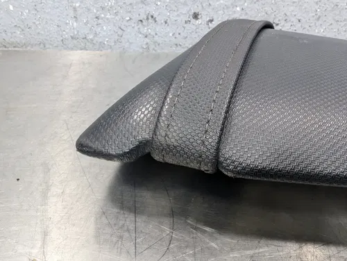 2007-2008 KAWASAKI NINJA ZX6R OEM REAR BACK PASSENGER TANDEM SEAT PAD SADDLE