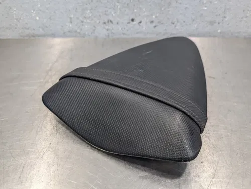 2007-2008 KAWASAKI NINJA ZX6R OEM REAR BACK PASSENGER TANDEM SEAT PAD SADDLE