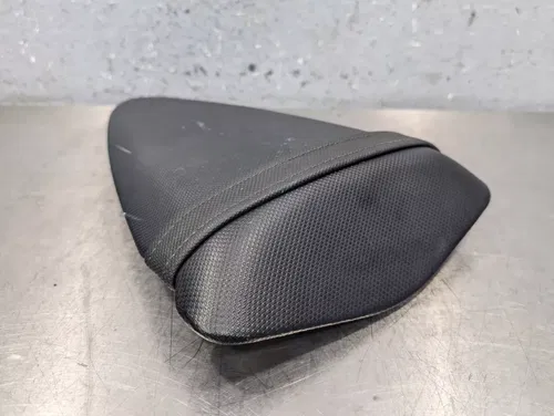 2007-2008 KAWASAKI NINJA ZX6R OEM REAR BACK PASSENGER TANDEM SEAT PAD SADDLE