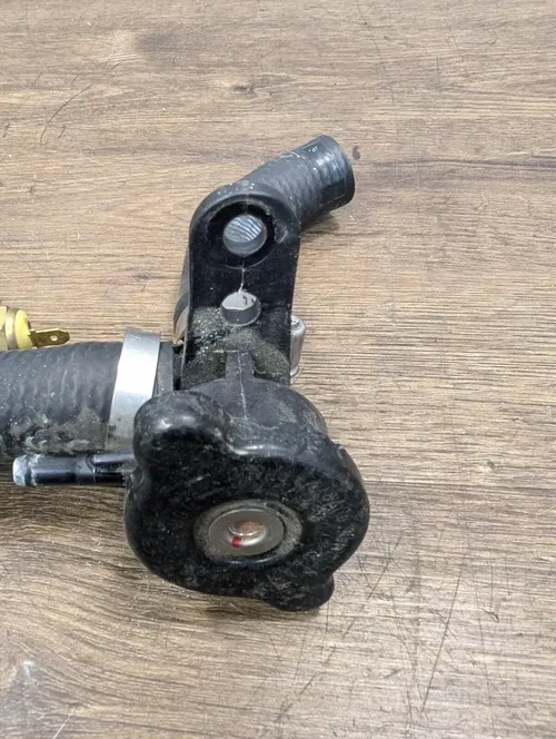 2008-2012 KAWASAKI NINJA EX250 OEM THERMOSTAT w/ HOUSING & CAP - 49054-1056
