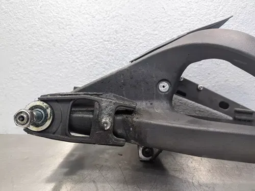 2009-2012 Triumph Daytona 675R Swingarm Complete No Rash w/ Spools
