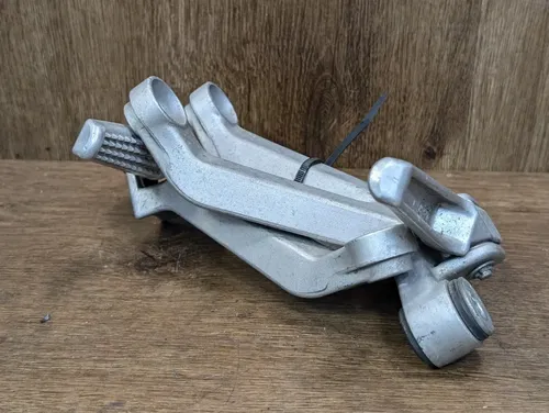 1999-2000 Honda CBR600F4 CBR 600 F4 CBR600 Rear Passenger Foot Peg Mounts Back