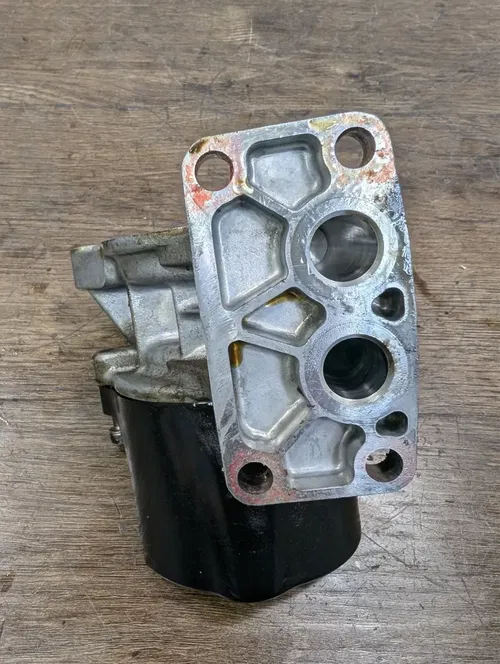 2007-2008 KAWASAKI NINJA ZX6R OEM ENGINE MOTOR OIL COOLER & FILTER MOUNT