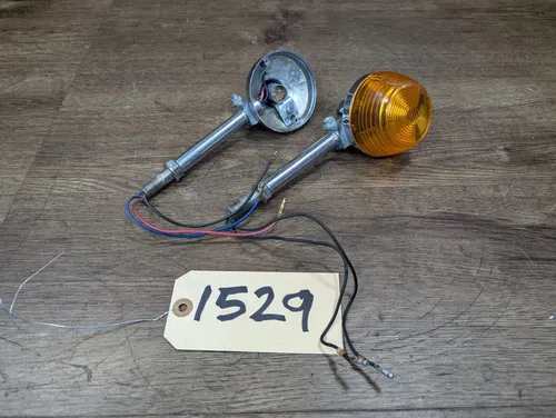 1979 HONDA CM400A FRONT LEFT RIGHT TURN SIGNALS LIGHT INDICATORS - 33450-413-881