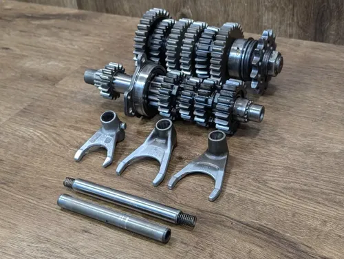 Yamaha 03-04 06-09 YZF R6 YZFR6 R6R Transmission Gearbox Gear Box Shifting Forks
