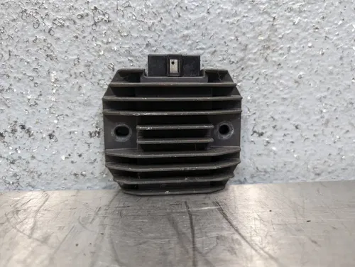 1999-2000 YAMAHA YZF R6 OEM RECTIFIER VOLTAGE REGULATOR - 4JH-81960-01-00