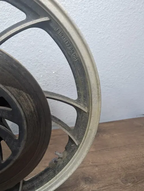 1982 YAMAHA VIRAGO 750 XV750 OEM FRONT WHEEL AND BRAKE ROTOR - 4H7-25168-29-98