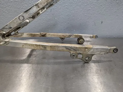 06-09 YAMAHA YZ250F YZ 250F SUBFRAME SUB FRAME REAR SEAT MOUNT RAIL CHASSIS GOOD
