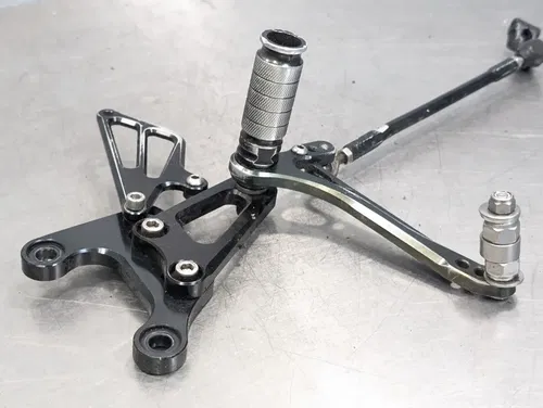 2007-2008 KAWASAKI NINJA ZX6R OEM RIGHT REARSET REAR SET DRIVER FOOT PEG REST