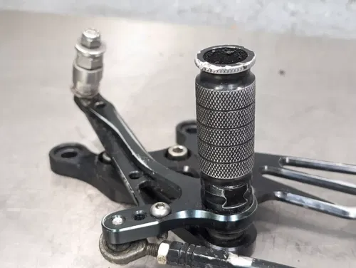 2007-2008 KAWASAKI NINJA ZX6R OEM RIGHT REARSET REAR SET DRIVER FOOT PEG REST
