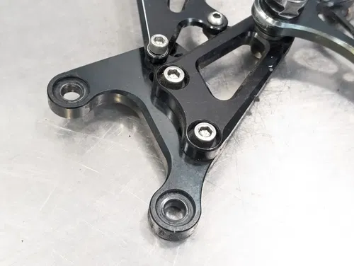 2007-2008 KAWASAKI NINJA ZX6R OEM RIGHT REARSET REAR SET DRIVER FOOT PEG REST