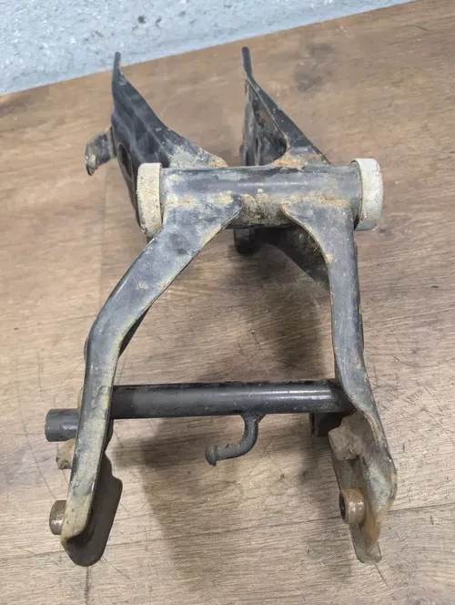 1981-1983 YAMAHA VIRAGO XV750 OEM REAR SUBFRAME SUB FRAME - 4X7-21430-00-00