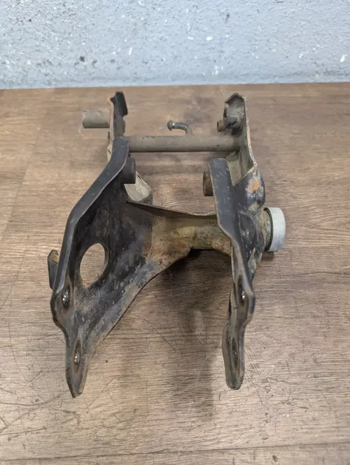 1981-1983 YAMAHA VIRAGO XV750 OEM REAR SUBFRAME SUB FRAME - 4X7-21430-00-00