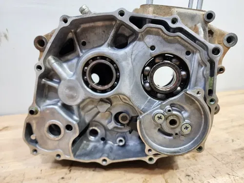 1980-1984 Honda XR200R XR200 R OEM Engine Crankcase Left Right - 11330-KA2-000