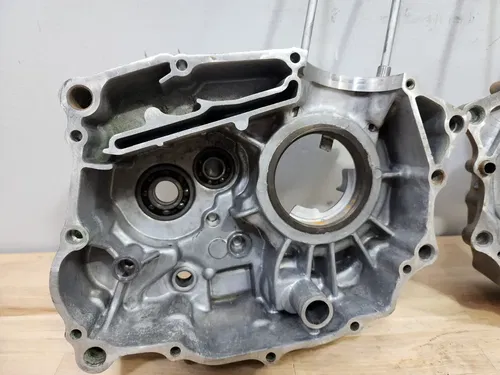 1980-1984 Honda XR200R XR200 R OEM Engine Crankcase Left Right - 11330-KA2-000
