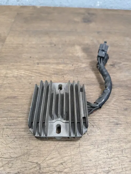 2006 SUZUKI SV650 GENUINE OEM VOLTAGE REGULATOR RECTIFIER - 32800-16G02