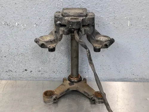 1978-1979 Honda CX500 FRONT FORKS CLAMP UPPER & LOWER TRIPLE TREE STEM ASSEMBLY