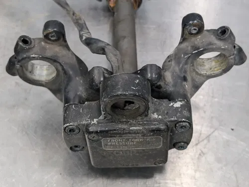1978-1979 Honda CX500 FRONT FORKS CLAMP UPPER & LOWER TRIPLE TREE STEM ASSEMBLY