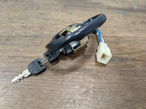 2004-2005 KAWASAKI NINJA ZX10R OEM IGNITION LOCK W/ KEY - 27005-5139