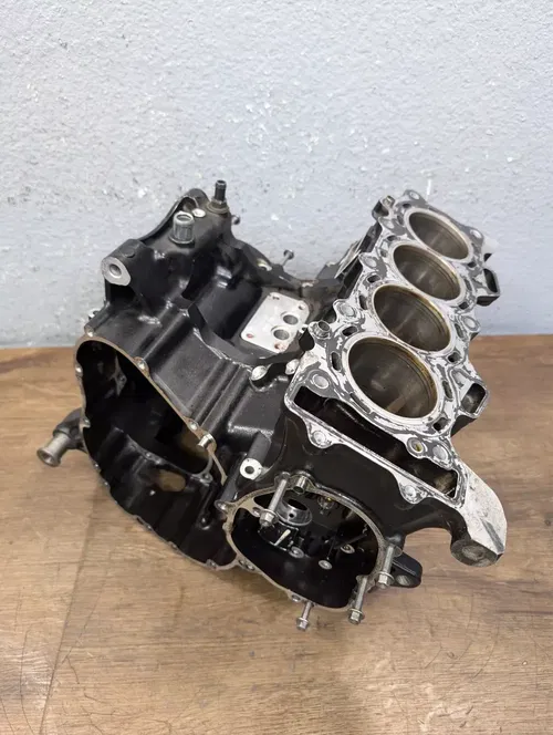 2007-2008 KAWASAKI NINJA ZX6R OEM ENGINE MOTOR CRANKCASE CRANK CASES BLOCK