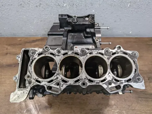 2007-2008 KAWASAKI NINJA ZX6R OEM ENGINE MOTOR CRANKCASE CRANK CASES BLOCK