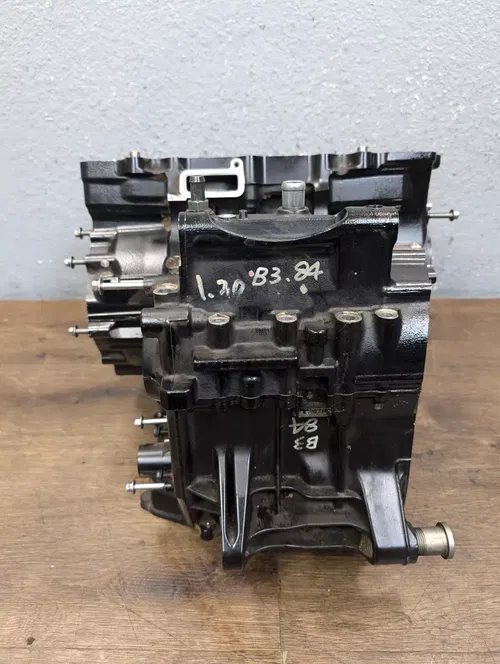 2007-2008 KAWASAKI NINJA ZX6R OEM ENGINE MOTOR CRANKCASE CRANK CASES BLOCK