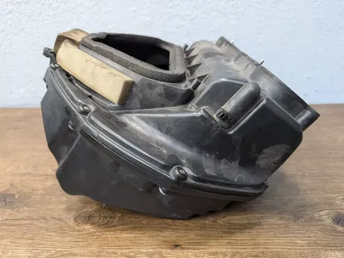 2007 Yamaha YZF R6 OEM AIRBOX AIR INTAKE FILTER - 2C0-14411-00-00 2C0-14421-00