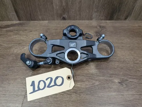 2012-2016 HONDA CBR 1000RR OEM FORKS UPPER TRIPLE TREE CLAMP - 53300-MGP-000