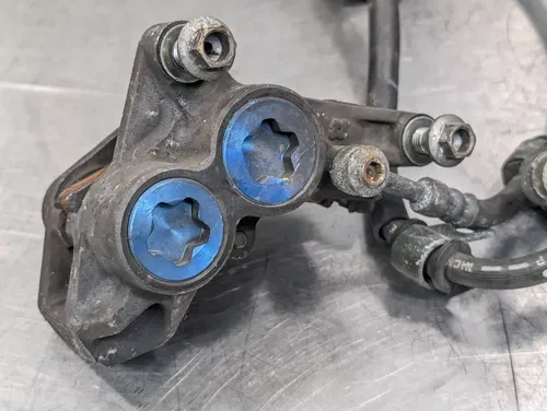 2001-2002 YAMAHA YZF R6 OEM RIGHT LEFT FRONT BRAKE CALIPER SET - 5DM-2580T-00-00