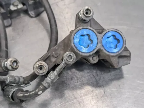 2001-2002 YAMAHA YZF R6 OEM RIGHT LEFT FRONT BRAKE CALIPER SET - 5DM-2580T-00-00