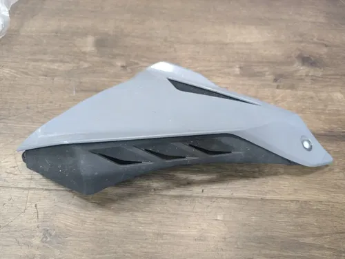 17-23 YAHAMA FZ10 MT10 OEM Right Cover 2 Fairing Assembly - B67-Y284N-30-P0