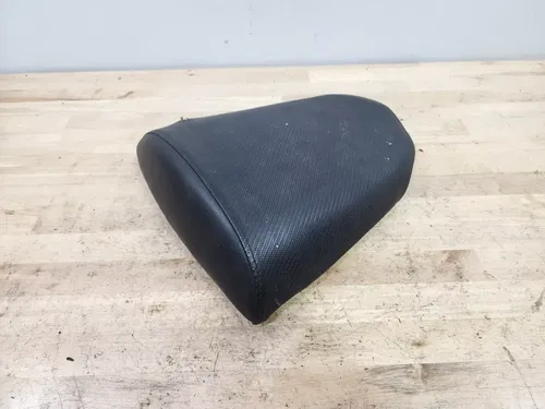 04 05 2004 2005 Suzuki Gsxr 600 750 Rear Passenger Seat Back Cushion Pad Oem