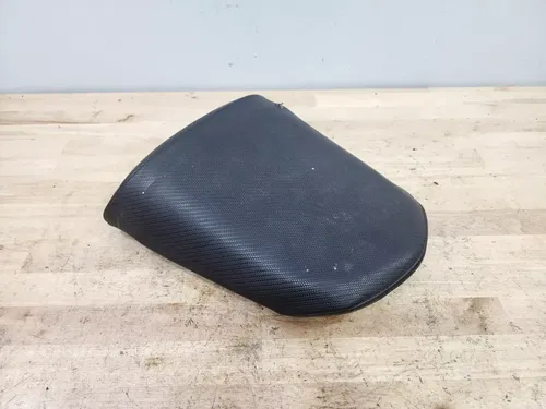 04 05 2004 2005 Suzuki Gsxr 600 750 Rear Passenger Seat Back Cushion Pad Oem