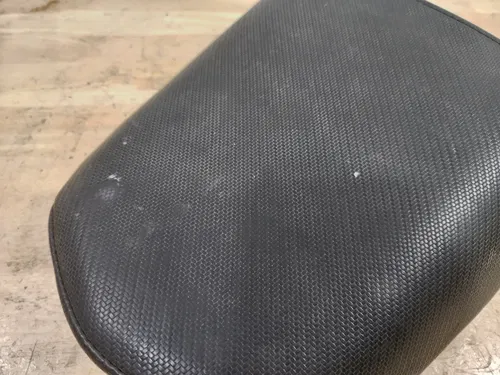 04 05 2004 2005 Suzuki Gsxr 600 750 Rear Passenger Seat Back Cushion Pad Oem