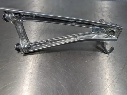 06-09 Yamaha YZF R6S OEM REAR FOOT REST PEG LEFT BRACKET - 5SL-27440-02-00