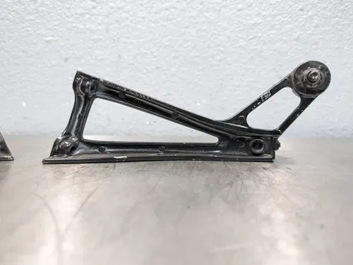 Yamaha 03-04 YZF R6 06-09 R6S REAR FOOT REST PEG LEFT RIGHT - 5SL-27430-02-00