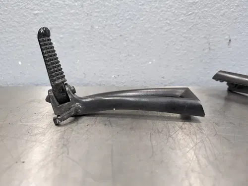 Yamaha 03-04 YZF R6 06-09 R6S REAR FOOT REST PEG LEFT RIGHT - 5SL-27430-02-00