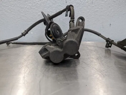 03-04 Yamaha YZF R6 R6S OEM Front Brake Caliper Set Left Right - 5SL-2580T-00-00
