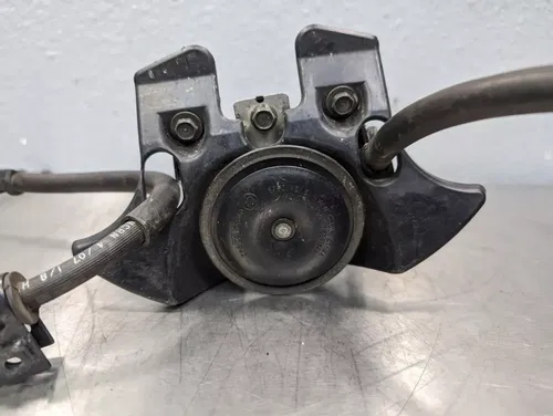 03-04 Yamaha YZF R6 R6S OEM Front Brake Caliper Set Left Right - 5SL-2580T-00-00