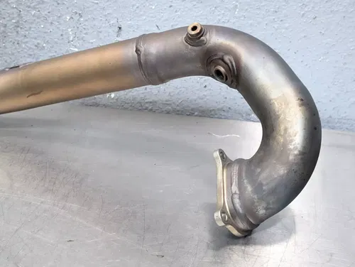 2019 DUCATI HYPERMOTARD 950 OEM HORIZONTAL EXHAUST HEADER PIPE - 57014911C