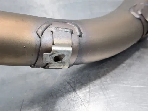 2019 DUCATI HYPERMOTARD 950 OEM HORIZONTAL EXHAUST HEADER PIPE - 57014911C