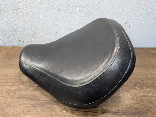2005-2010 Suzuki M50 VZ 800 OEM Front Driver Seat Saddle - 45100-39G01-48H