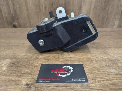 2015-2020 YAMAHA YZF R3 OEM COOLANT WATER TANK RESERVOIR BOTTLE 1WD-F172W-00-00