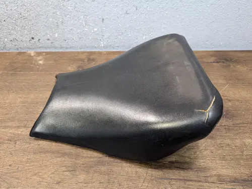 04-07 HONDA CBR1000RR OEM FRONT DRIVERS SEAT PAD SADDLE PILLION - 77100-MEL-D20