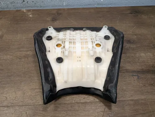 04-07 HONDA CBR1000RR OEM FRONT DRIVERS SEAT PAD SADDLE PILLION - 77100-MEL-D20