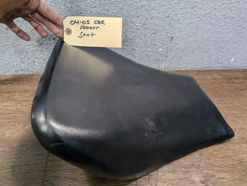 04-07 HONDA CBR1000RR OEM FRONT DRIVERS SEAT PAD SADDLE PILLION - 77100-MEL-D20