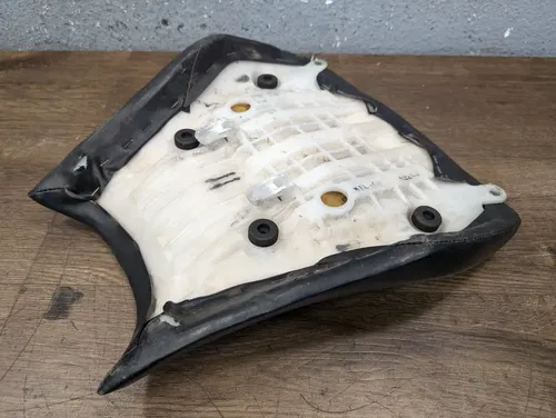 04-07 HONDA CBR1000RR OEM FRONT DRIVERS SEAT PAD SADDLE PILLION - 77100-MEL-D20