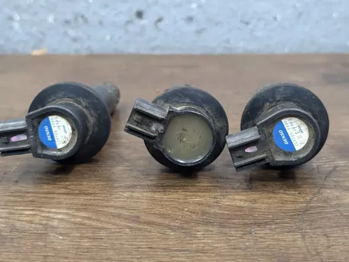 1999-2002 Yamaha R6 YZFR6 OEM Ignition Coil Packs set of Three - 5EB-82310-00-00