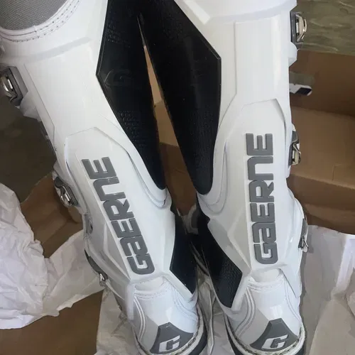 Gaerne SG12 Boots Size 8 NEW WHITE