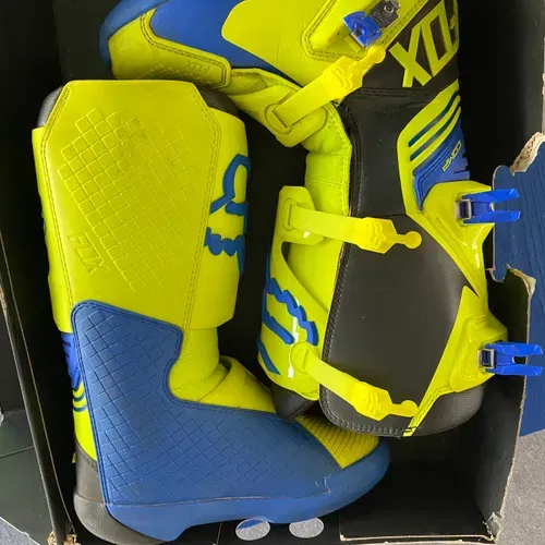 Fox Racing Apparel - Size M